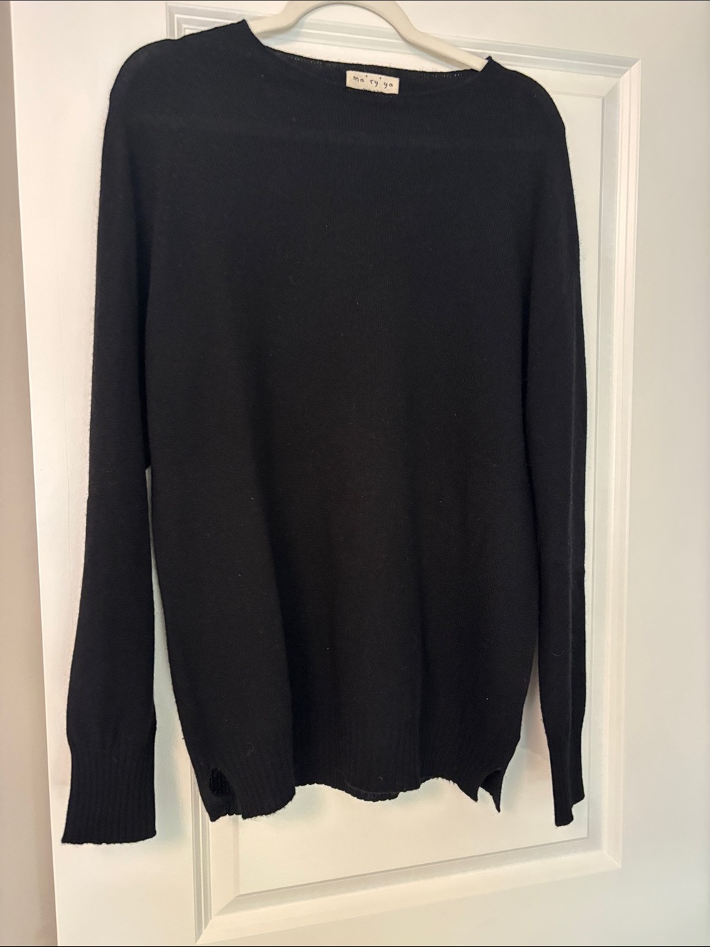 Black Cashmere Crewneck Sweater